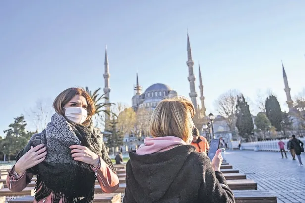 psikolojik-sorunlari-olan-koca-esini-vurdu-daha-sonra-kendi-kafasina-sikti-1640648424054.jpeg Psikolojik sorunları olan koca eşini vurdu... Daha sonra kendi kafasına sıktı-4