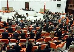 Üniversiteden atılanlara büyük fırsat!