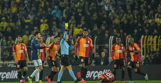 Son dakika: Fenerbahçe - Galatasaray derbisinde Ersun Yanal kırmızı kart gördü