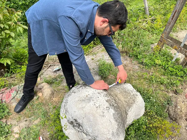 bartinda-heyelan-sonrasi-yol-calismasinda-roma-doneminden-kalma-phallos-bereket-objesi-bulundu-1653650038492.jpg Bartın'da heyelan sonrası yol çalışmasında Roma döneminden kalma 'Phallos' bereket objesi bulundu-4