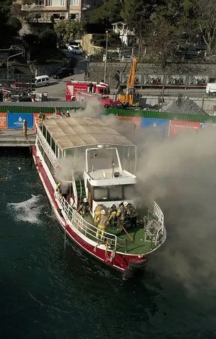 İstinye'de bir tur teknesinde yangın!