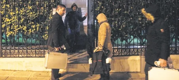 Rus diplomat evinde ölü bulundu