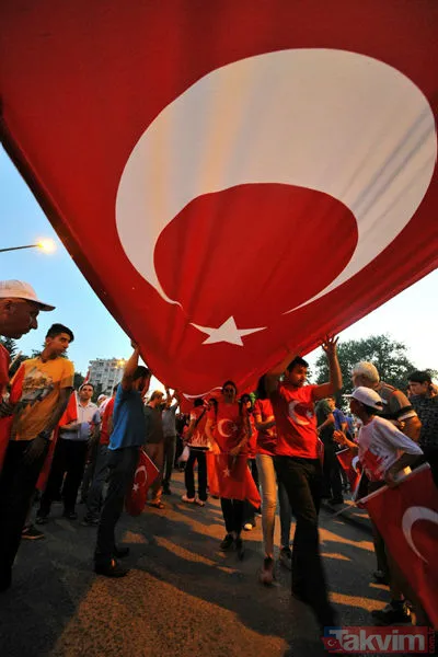 Türkiye meydanlarda tarih yazdı - 25