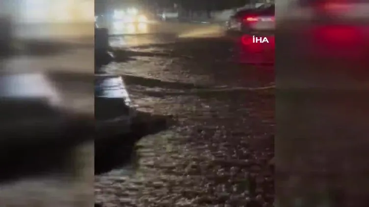 Bodrum'da isale hattı patladı, tonlarca içme suyu yola aktı