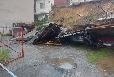 Sarıyer’de istinat duvarı çöktü: 4 araçta hasar oluştu ve 1 bina boşaltıldı