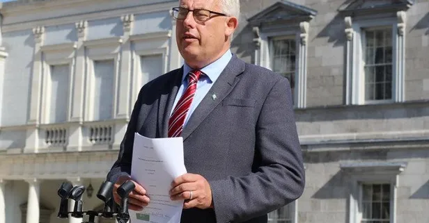 İrlanda Temsilciler Meclisi Üyesi Thomas Gould, Gazzeli çocuklar için gözyaşları döktü! Katil Netayahu'ya nefret kustu: Cehennemde yan