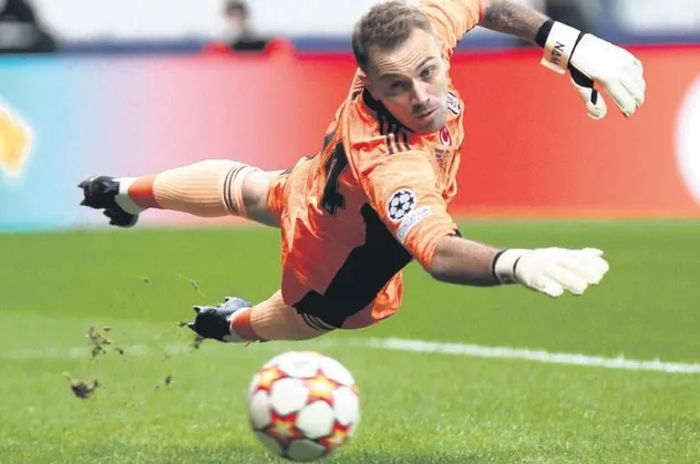 Mert Günok'un Fenerbahçe derbisinde forma giymesi daha yakın! | Spor haberleri