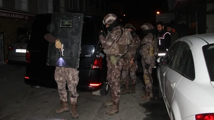 İstanbul'da şafak operasyonu