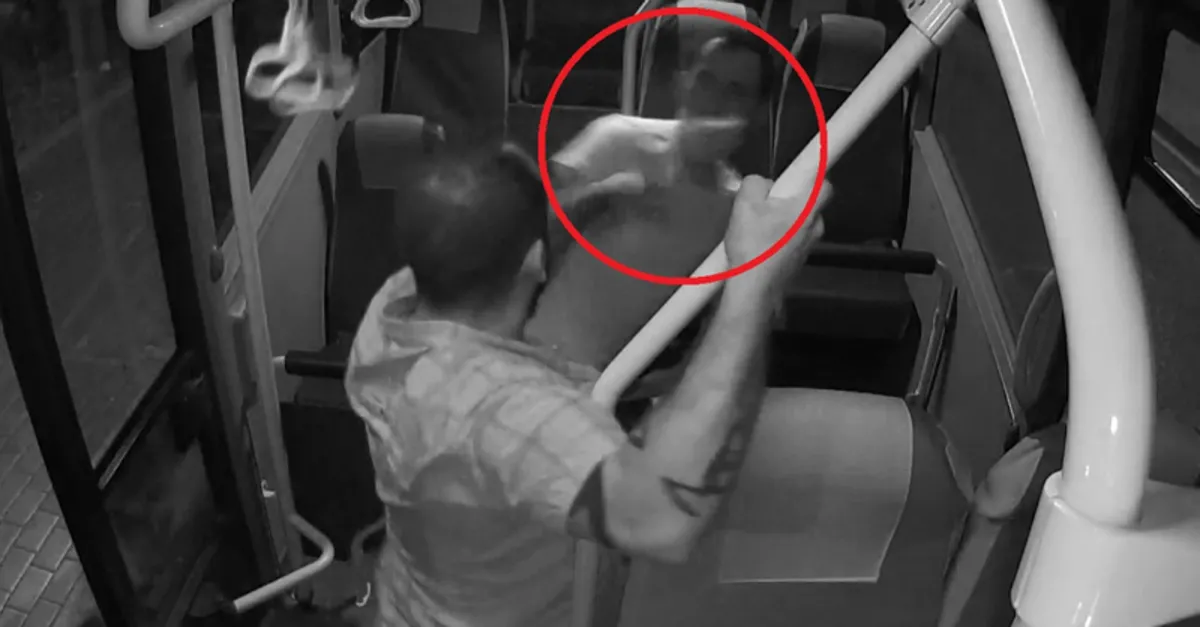 Bursa’da ortalık karıştı! Minibüs şoförü ve mahalle bekçisinin darp edilme anı kamerada