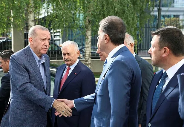 ak-partide-kongre-hazirliklari-suruyor-baskan-erdogan-genel-merkezden-takip-ediyor-1696424966274.jpeg