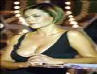 Ünlülerin Seksi Dekolteleri