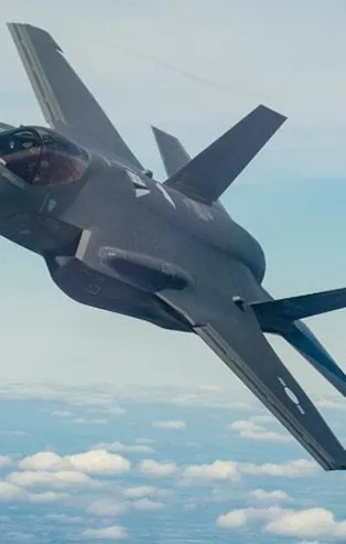 ABD'de KC-130 tipi tanker uçağıyla çarpışan F-35 düştü