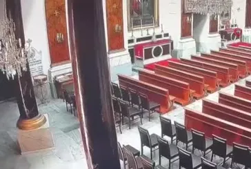 Beyoğlu’nda bir kiliseden hırsızlık kamerada