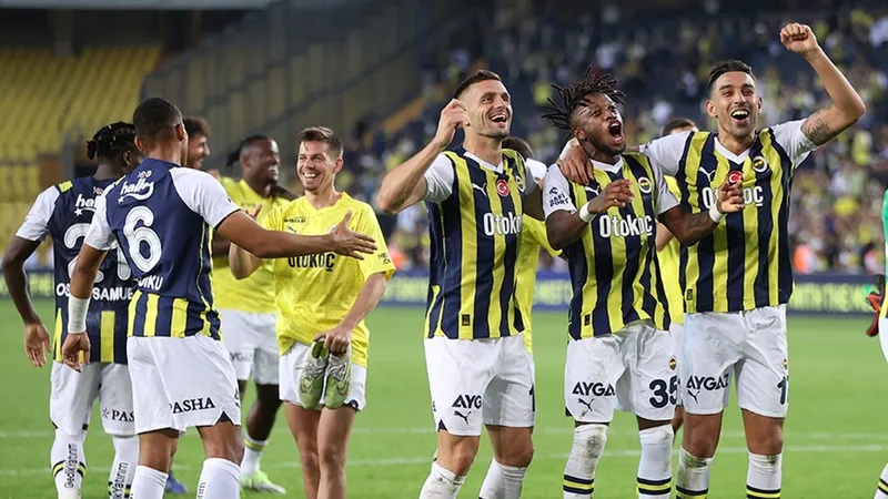 alanyaspor-fenerbahce-maci-ne-zaman-hangi-kanalda-super-ligde-kritik-mucadele-1739018154886.jpg