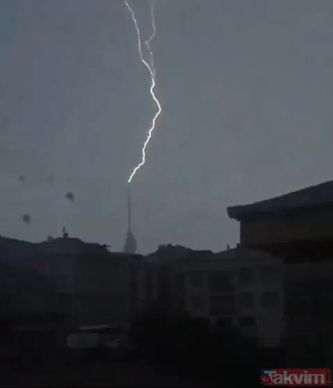 İstanbul'da Çamlıca Kulesi'ne yıldırım düştüğü anlar kamerada - 8