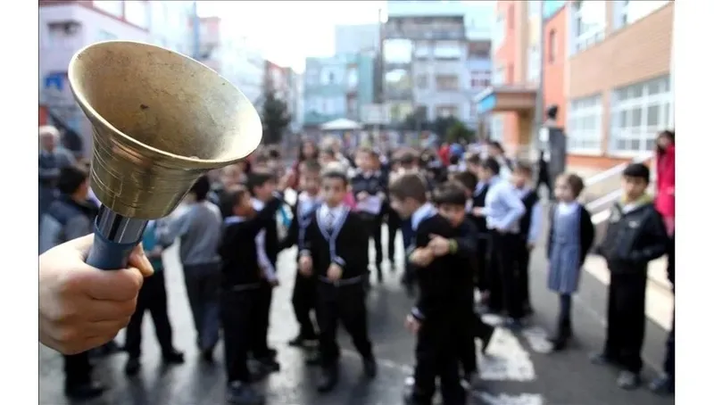 yarin-5-subat-2024-okul-var-mi-yariyil-tatili-uzatildi-mi-son-dakika-meb-duyurulari-1707071880918.jpeg YARIN ( 5 ŞUBAT 2024 ) okul var mı? Yarıyıl tatili uzatıldı mı, ne zaman bitecek? Son dakika MEB duyuruları...-2