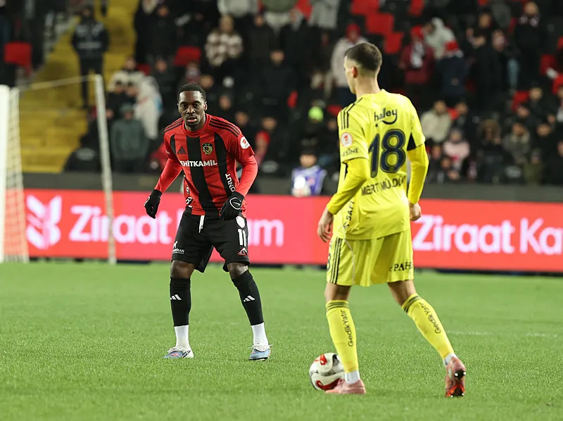 Fenerbahçe'den yine genç forvet transferi! Fisnik Asllani için Chelsea ile yarış - 4