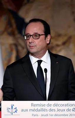 Hollande yeniden aday olmayacak
