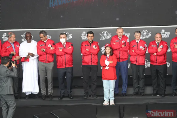 Başkan Erdoğan TEKNOFEST'te! Aziz Sancar ve öğrencilerle birlikte gösteriyi izledi - 22