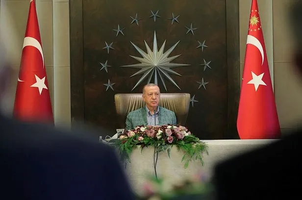 baskan-erdogan-turkiyedeki-bosnak-sivil-toplum-kuruluslarinin-temsilcilerini-kabul-etti-1636298394858.jpeg Başkan Erdoğan Türkiye’deki Boşnak sivil toplum kuruluşlarının temsilcilerini kabul etti-1