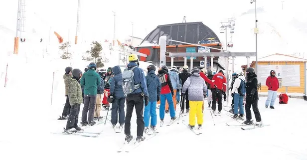 Merkezler hafta sonu doldu! Kayak merkezleri yerli ve yabancı turistle doldu taştı