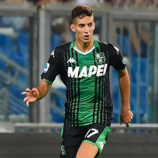 Fenerbahçe ve Galatasaray transferde bir kez daha karşı karşıya: Mert Müldür kapışması