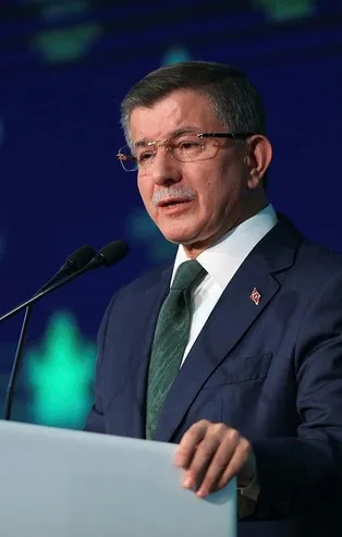 Ahmet Davutoğlu hakkında çarpıcı yazı: "Türk siyasetine bir yenilik getirdiler: Toplu istifalar"