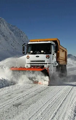 Van ve Muş'ta ulaşıma kar engeli