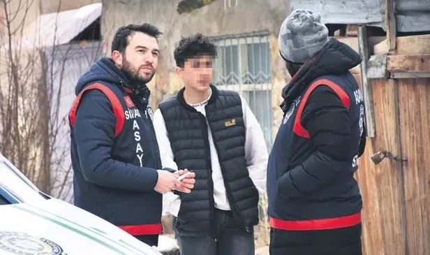 10-sokak-kopegi-tarafindan-saldiriya-ugrayan-enes-koca-tam-9-kez-operasyon-gecirdi-bacaginda-kopan-sinir-onarilamadi-1641333150976.jpeg 10 sokak köpeği tarafından saldırıya uğrayan Enes Koca tam 9 kez operasyon geçirdi! Bacağında Kopan sinir onarılamadı-5