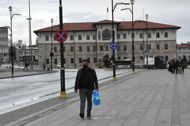 İşte yeni koronavirüs vakası görülmeyen iller! Bir güzel haber de Sivas'tan