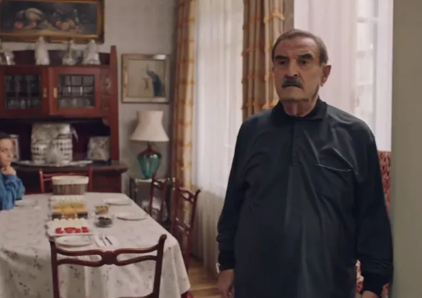 zirdelinin-alasiyim-ben-masumlar-apartmani-41-bolum-fragmani-dunyanin-kac-bucak-oldugunu-anlayacak-1632919920352.jpg Zırdelinin alasıyım ben! Masumlar Apartmanı 41. bölüm fragmanı: Dünyanın kaç bucak olduğunu anlayacak!-8