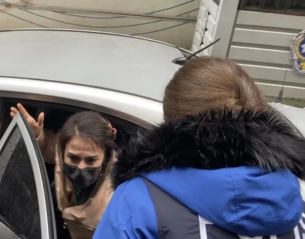 muge-anli-gundeme-getirmisti-istanbul-sislide-esini-sokak-ortasinda-taksiye-bindirip-kaciran-mithat-topala-ele-1643799643054.jpg Müge Anlı gündeme getirmişti! İstanbul Şişli'de eşini sokak ortasında taksiye bindirip kaçıran Mithat Topal'a elektronik kelepçe takıldı-3