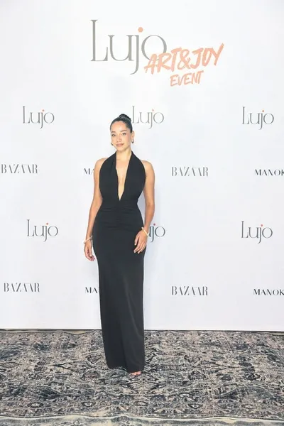 Özge Özacar (Takvim.com.tr)