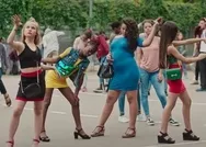 Anne babalar dikkat! ABD merkezli sapkınlık yuvası Netflixin hedefinde çocuklar var!