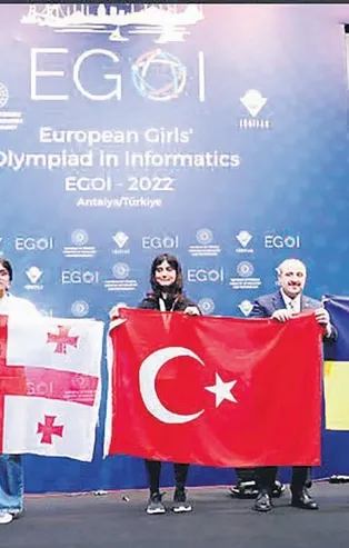 Duru Özer, Avrupa Kızlar Bilgisayar Olimpiyatı’nda altın madalya kazandı