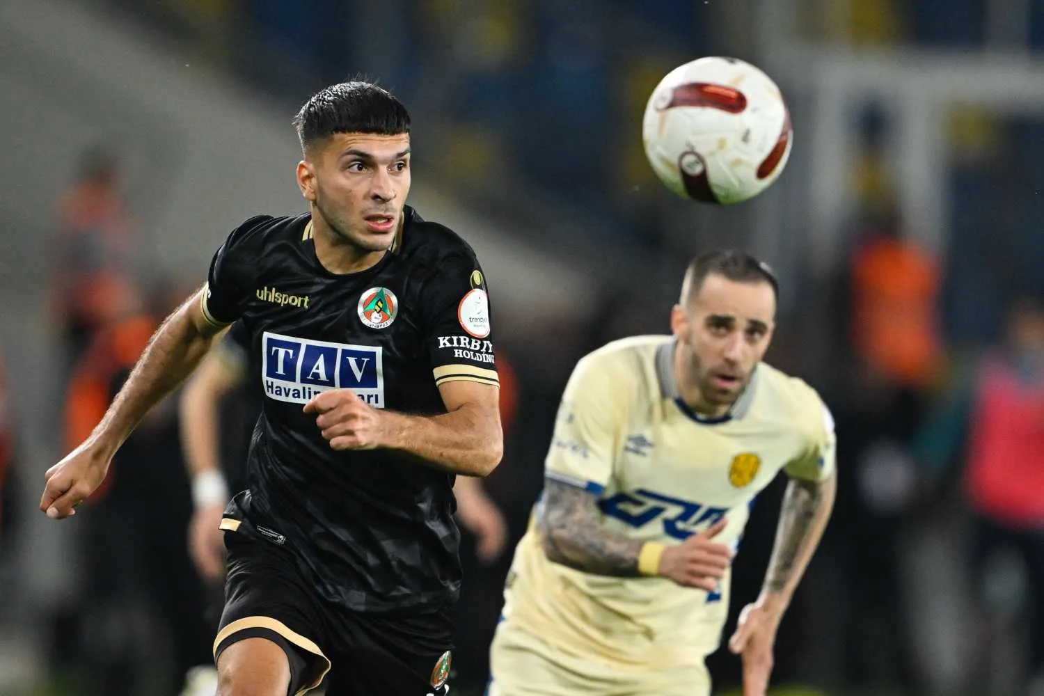 Fenerbahçe bir transferi daha bitirdi: İstanbul'a geliyor! İşte ödenecek rakam - 12