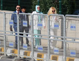 Adnan Oktar’a kediciklerden destek