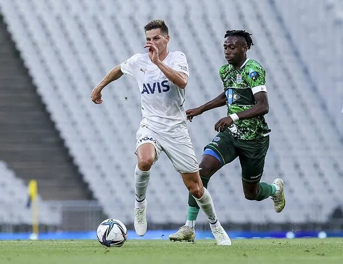 İtalyanlar onu istiyor Fener bırakmıyor