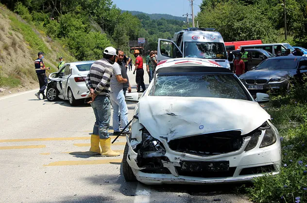 Bolu'da zincirleme kaza: 6 yaralı!