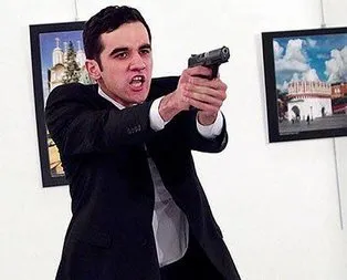 Katilin evinde FETÖ kitapları bulundu