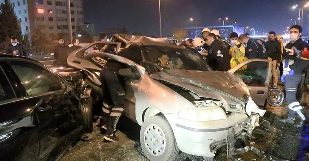 İstanbul Beylikdüzü’nde korkunç kaza! 15 araç birbirine girdi
