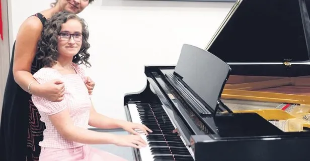 Melis Aracı kanser hastalığını annesinin desteği ve müzik sevgisiyle yendi