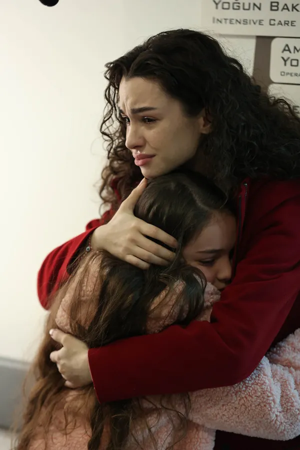 kardeslerim-87-bolumuyle-nefes-kesti-eren-ailesi-bir-kayip-daha-vermek-istemiyor-1682242209518.jpg Kardeşlerim 87. bölümüyle nefes kesti! Eren ailesi bir kayıp daha vermek istemiyor...-6