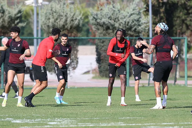 karagumruk-galatasaray-canli-mac-izle-karagumruk-gs-maci-canli-izle-bedava-kesintisiz-sifresiz-1666972265917.jpg Karagümrük - Galatasaray CANLI MAÇ İZLE! Karagümrük - GS maçı canlı izle bedava kesintisiz şifresiz!-5