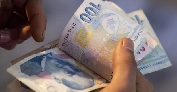 Memur emeklilerinin aylık ve ikramiyeleri hesaplara yatırıldı