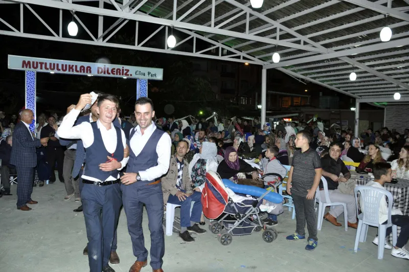 50 metrelik düğün takısı görenleri şaşkına çevirdi - 3