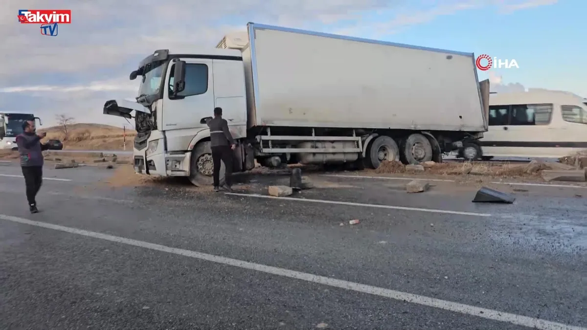 Van’da 6 araç birbirine girdi: 3 kişi yaralandı