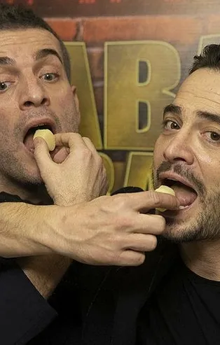 ‘Baba Parası’nın başrol oyuncuları Ahmet Kural ve Murat Cemcir Edirne'de seyirciyle bir araya geldi