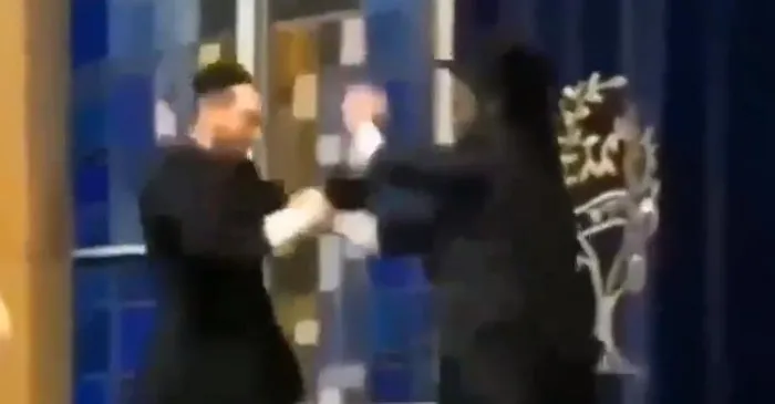 boynuna-ip-gecirdikleri-temsili-cocugu-astilar-dunya-sinagoglarda-donen-olaylari-konusuyor-bunlar-insan-olamaz-1704993813386.jpeg Boynuna ip geçirdikleri temsili çocuğu astılar | Dünya sinagoglarda dönen olayları konuşuyor! "Bunlar insan olamaz"-7