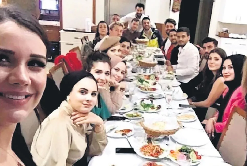 Milyarlık masa